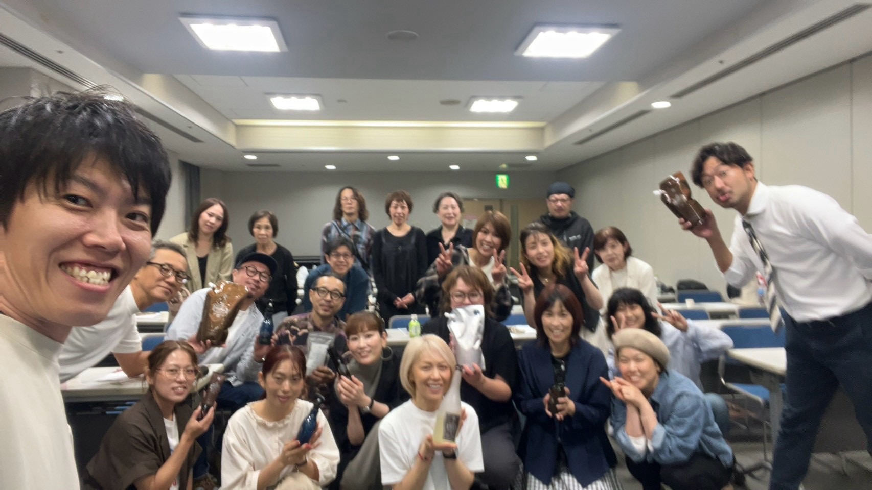 ヘアカラーにサプリチャージ☝️ 熱い想いも注入して頂きました👋