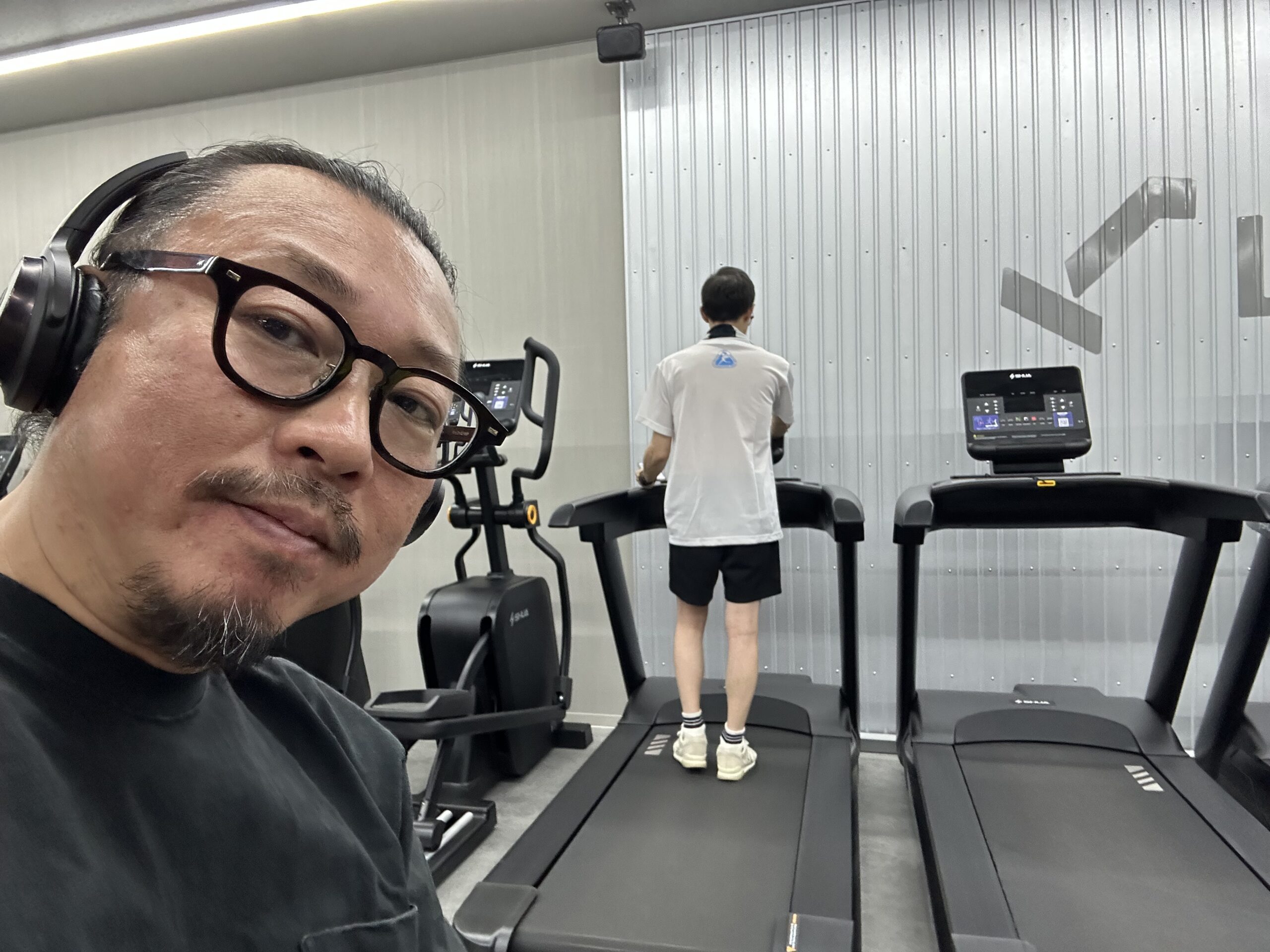 人目を忍んで…👀